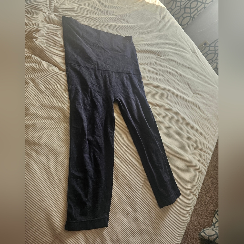 Mother Tucker Maternity Capri Length Leggings